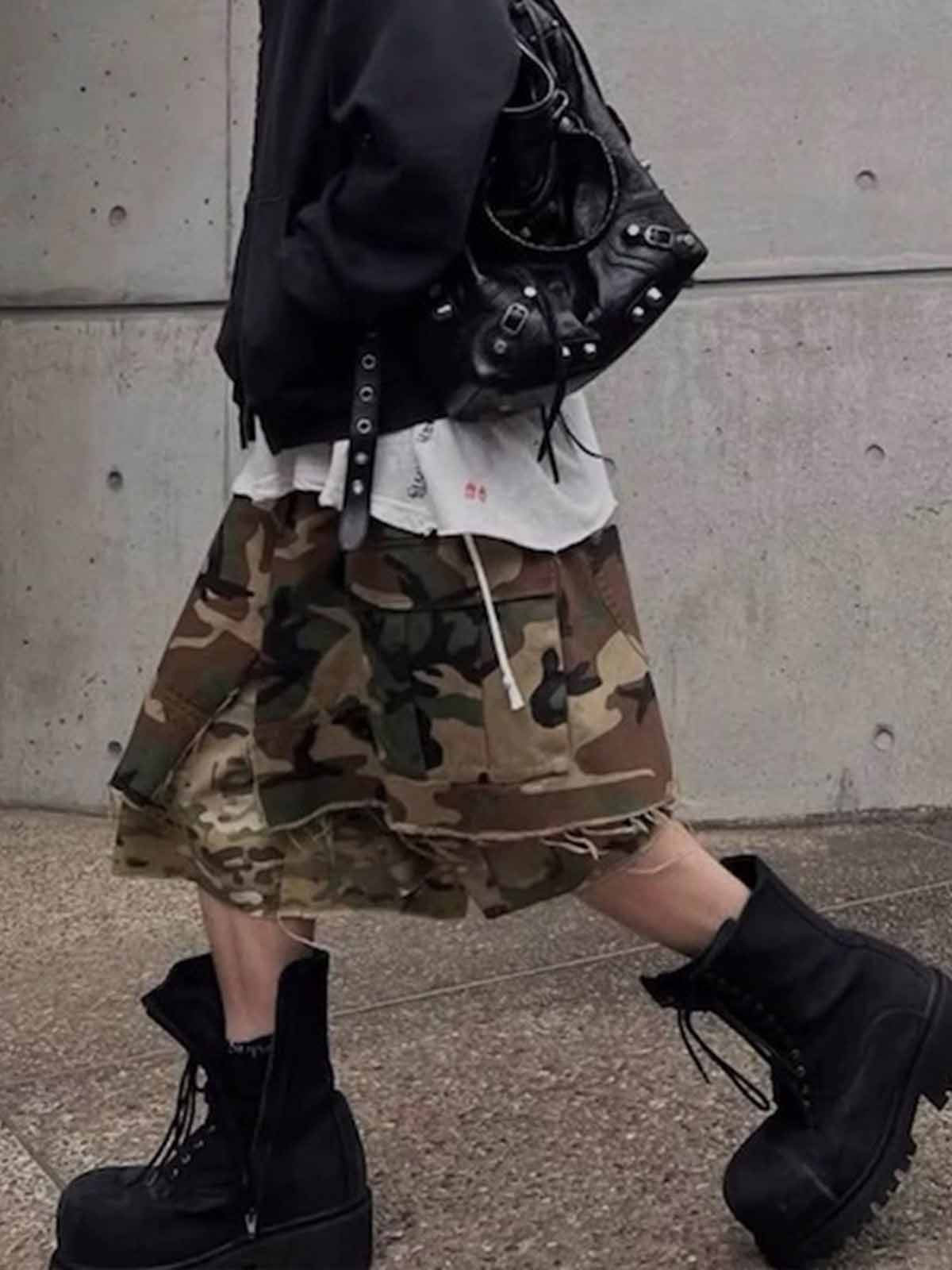 Layered Camouflage Multi-Pocket Cargo Jorts