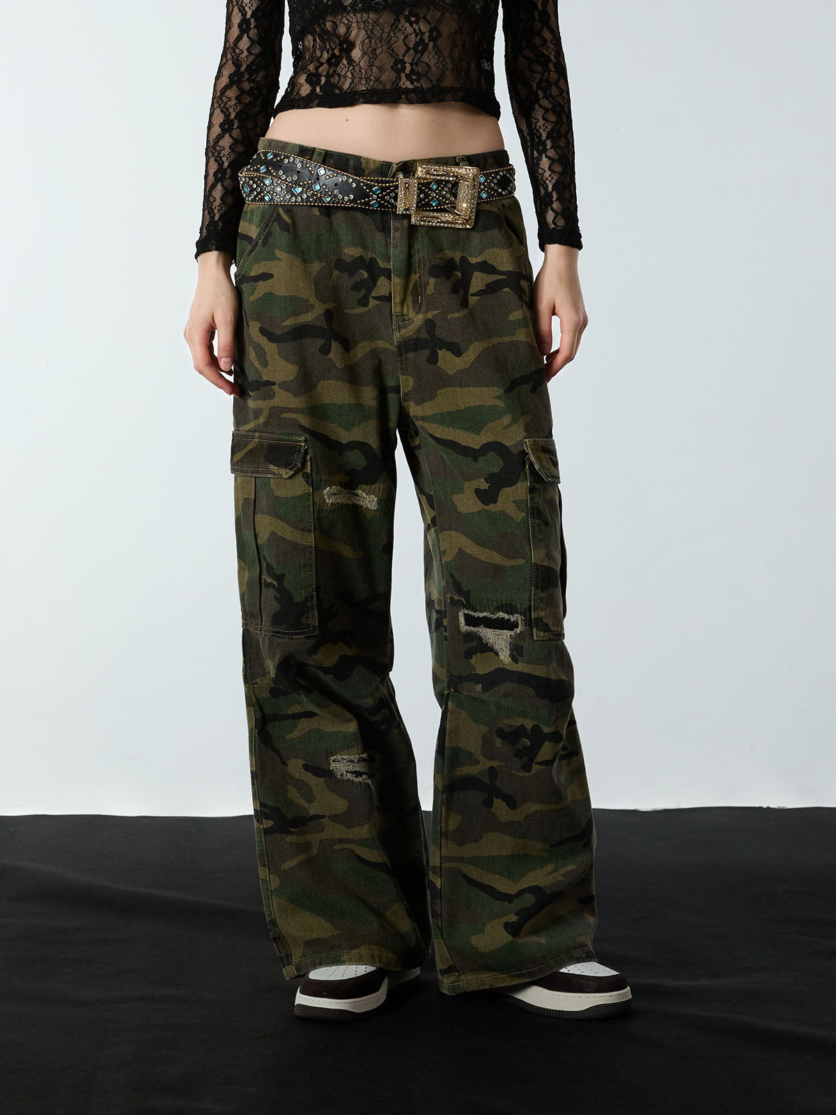 Woven Ripped Camouflage Cargo Baggy Pants - 2410