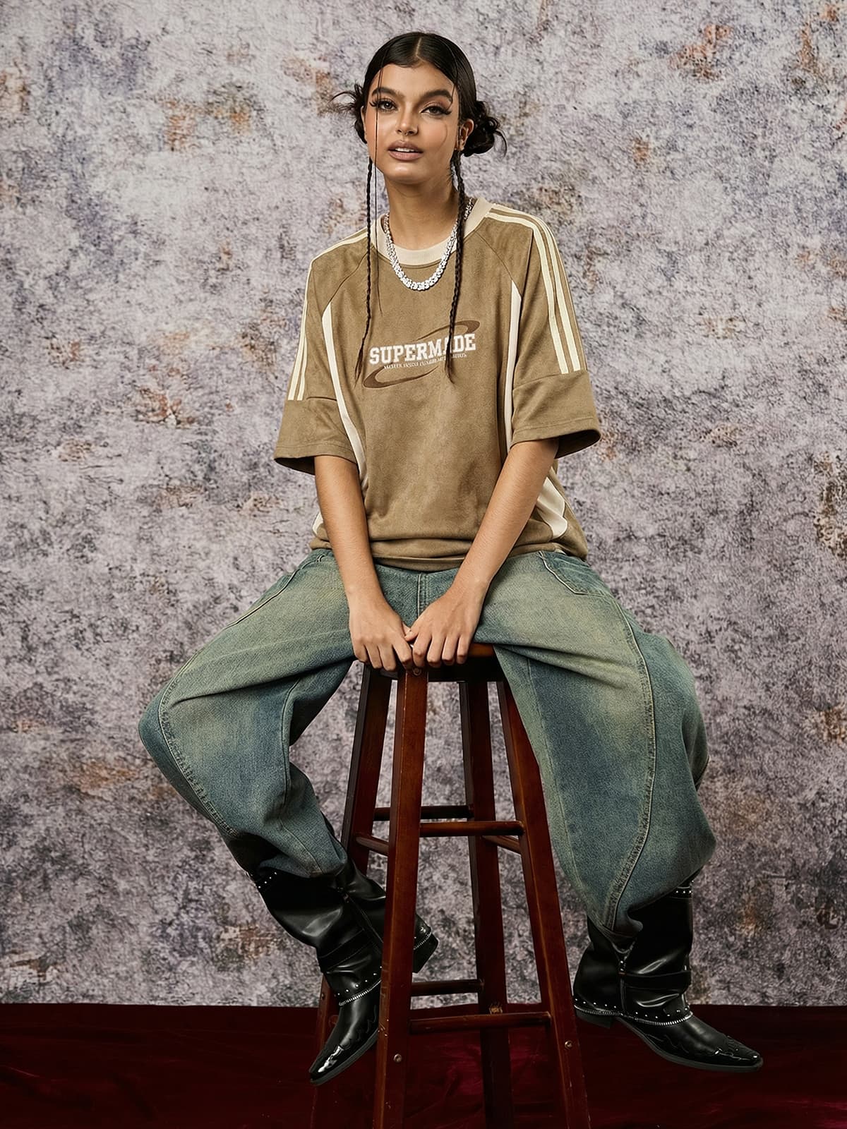 Suede Contrast Color Spliced Letter Embroidery Oversize T-shirt - 2462
