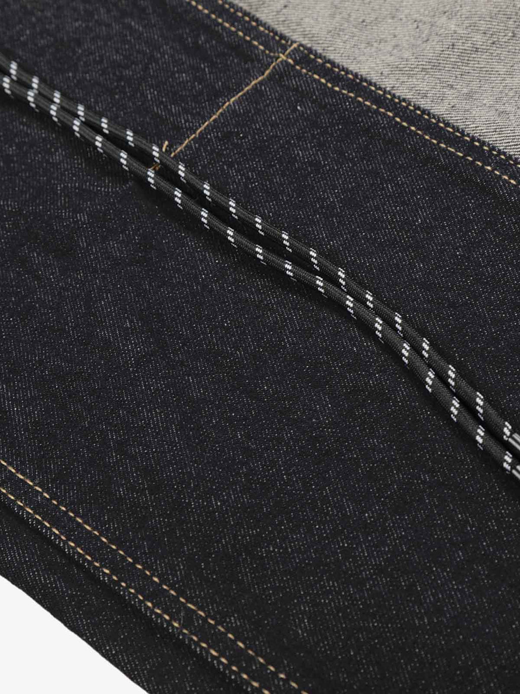 Contrast Panel Barrel Denim Jeans with Chain Detail