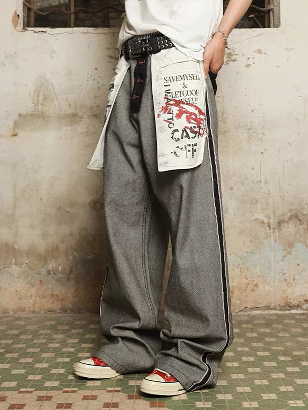 Distressed Reverse Design Large Pocket Printed Jeans - 2568