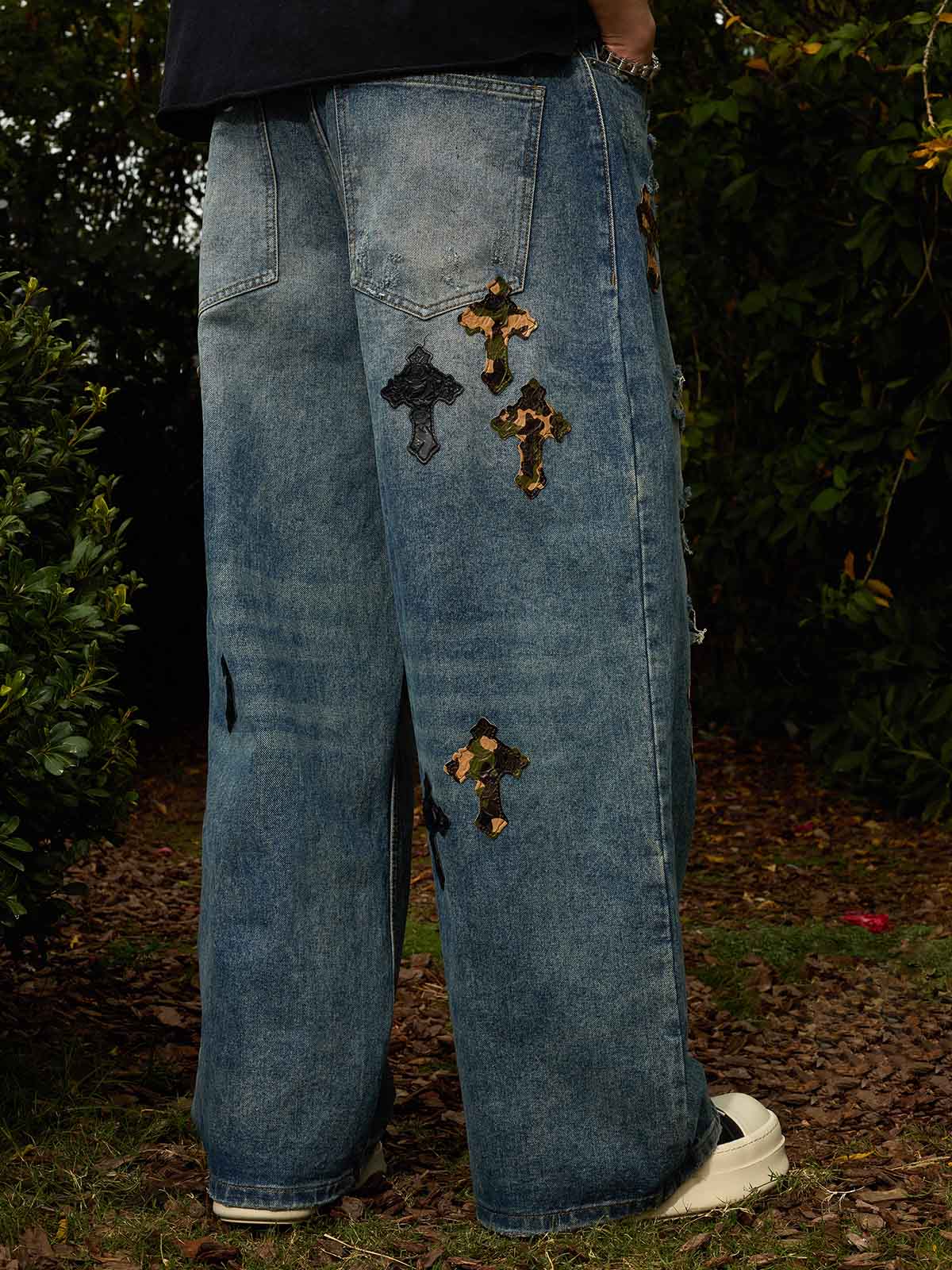 Vintage Wash Camo Cross Applique Distressed Straight Jeans