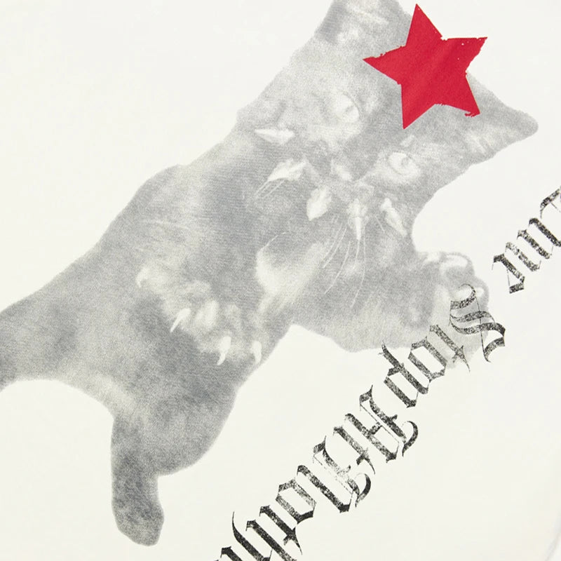 Print White Cat Graphic T-Shirt — detail shot