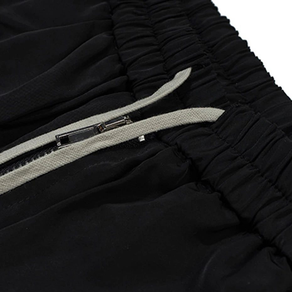 Pockets Black Loose Cargo Shorts — detail shot