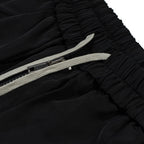 Pockets Black Loose Cargo Shorts — detail shot