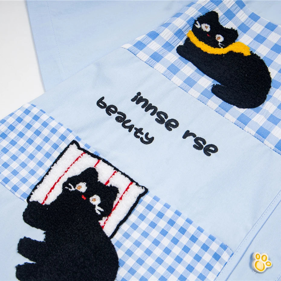 Y2K Cat Graphic Loose Shirt — fit shot