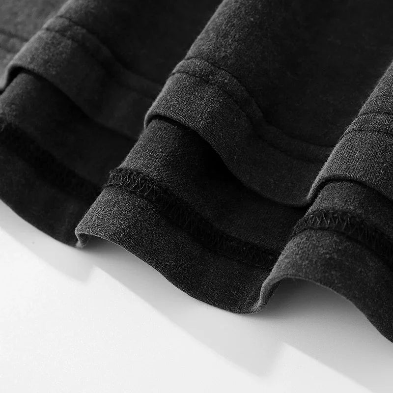 Black Dog Graphic Oversized T-Shirt — detail shot
