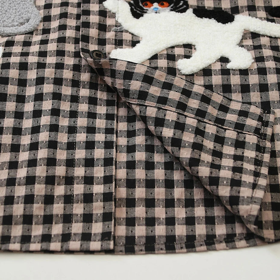 Vintage Plaid Cats Graphic Loose Shirt — fabric close-up