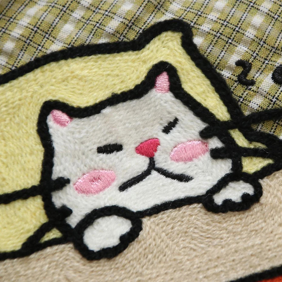 Vintage Cat Graphic Loose Shirt — detail shot