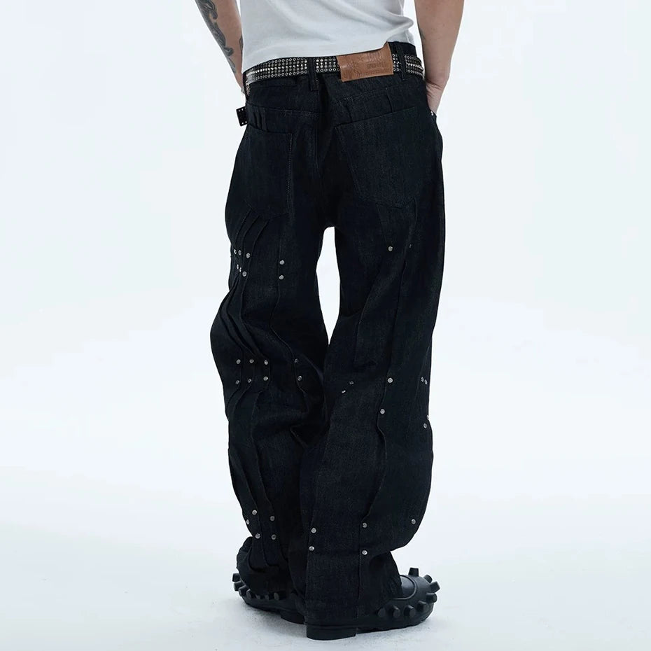 Black Pleated Denim Loose Jeans — detail shot
