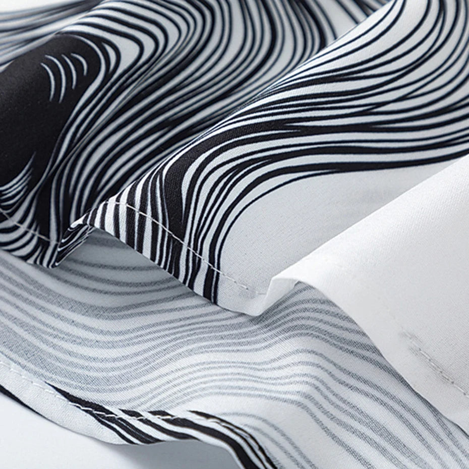 Print Graphic Loose Shirt — fit shot