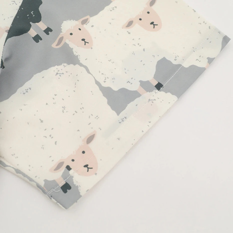 Print Loose Shirt — fabric close-up