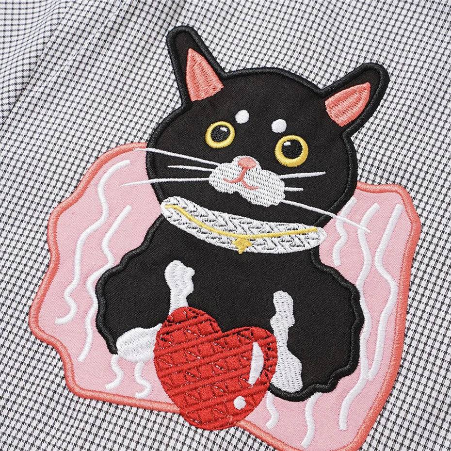 Y2K Vintage Cat Embroidered Oversized Shirt — detail shot