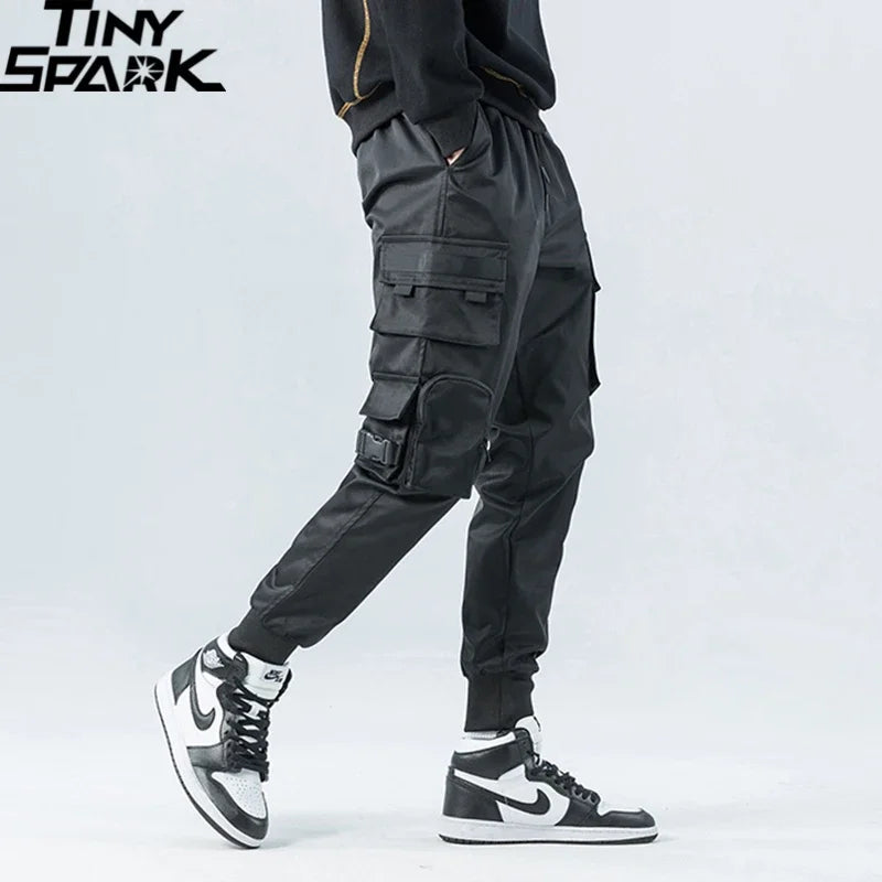 Joggers Cargo Pants — detail shot