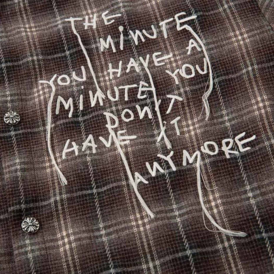 Vintage Plaid Loose Shirt — detail shot
