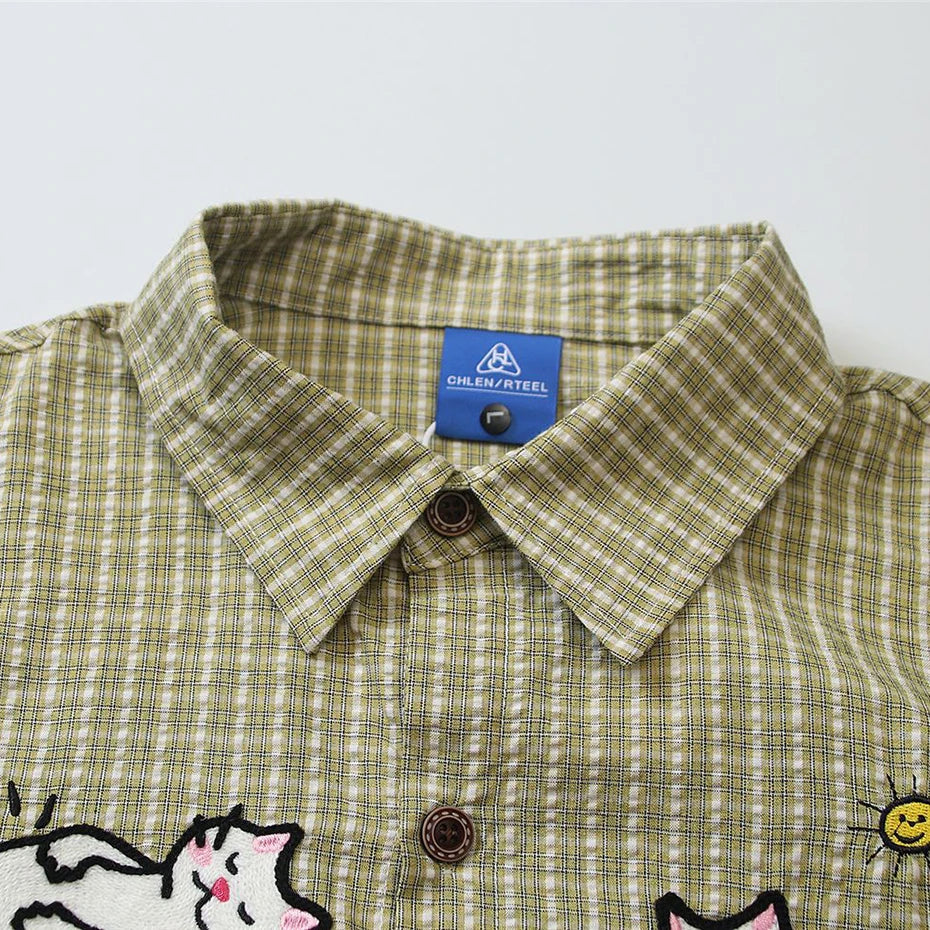 Vintage Cat Graphic Loose Shirt — back view