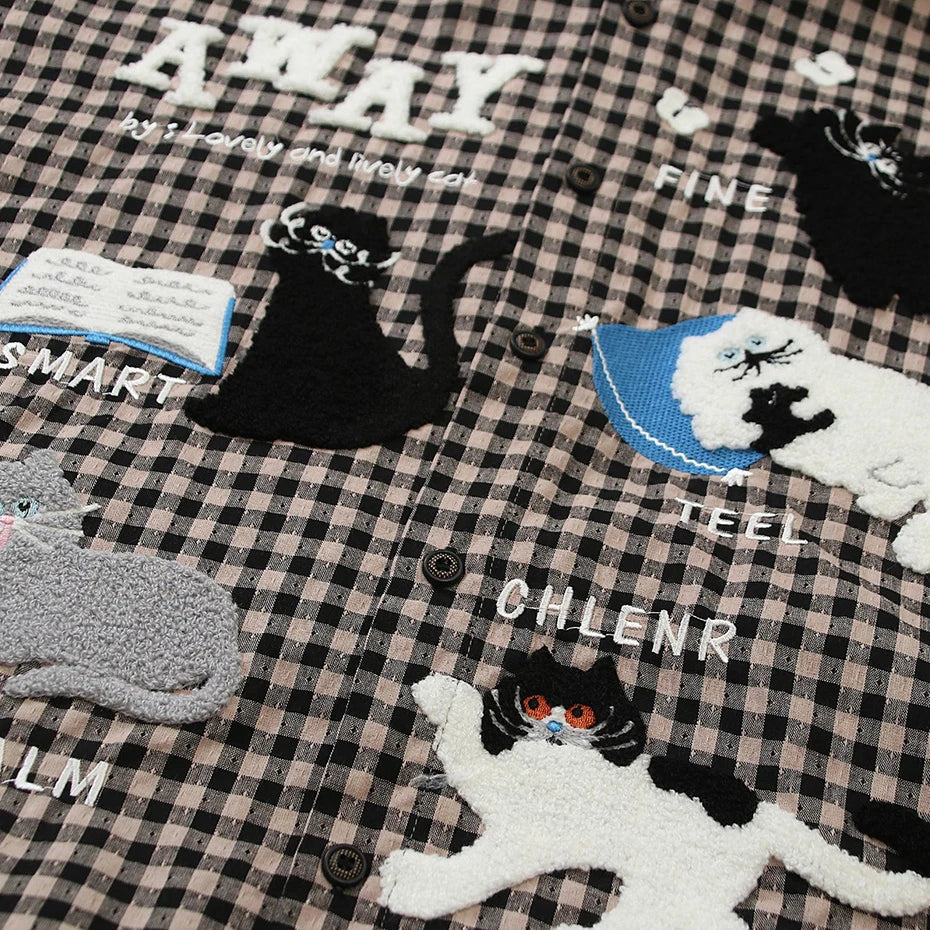 Vintage Plaid Cats Graphic Loose Shirt — fit shot