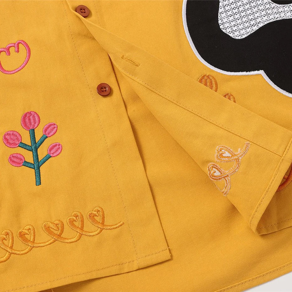 Y2K Vintage Cat Graphic Oversized Shirt — fabric close-up
