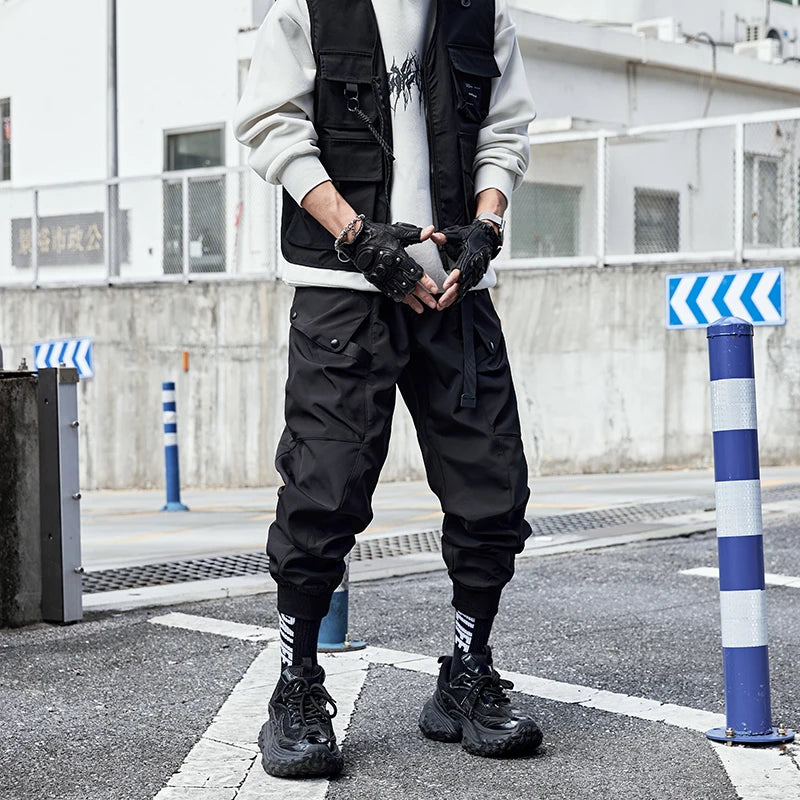 Y2K Black Baggy Cargo Pants — front view