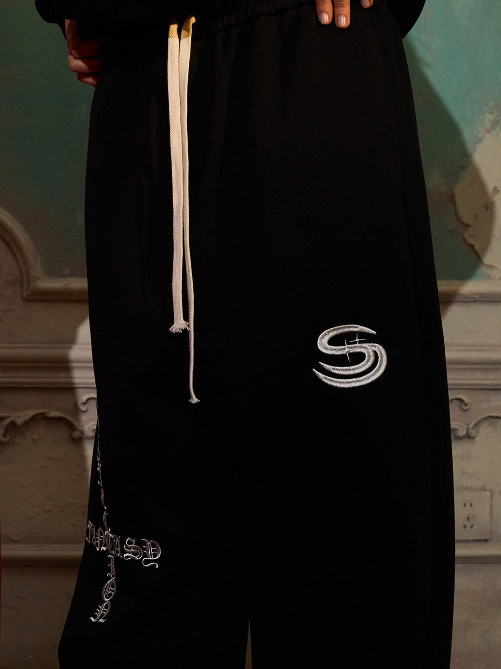 Gothic Letter Cross Embroidery Zip Up Hoodie and Sweatpants Set