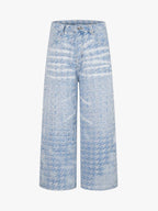 Distressed Frayed Textured Denim Jeans