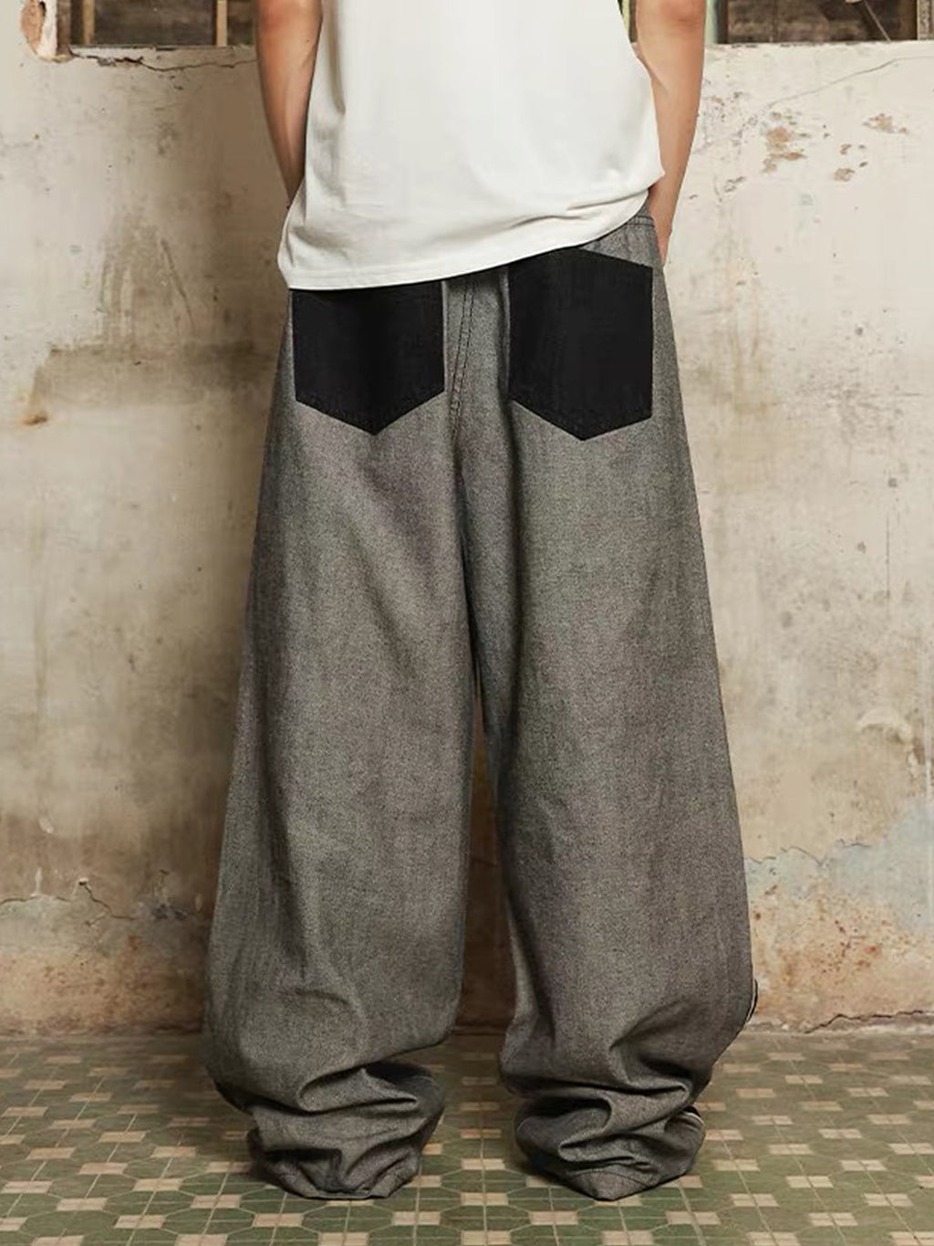 Distressed Reverse Design Large Pocket Printed Jeans - 2568