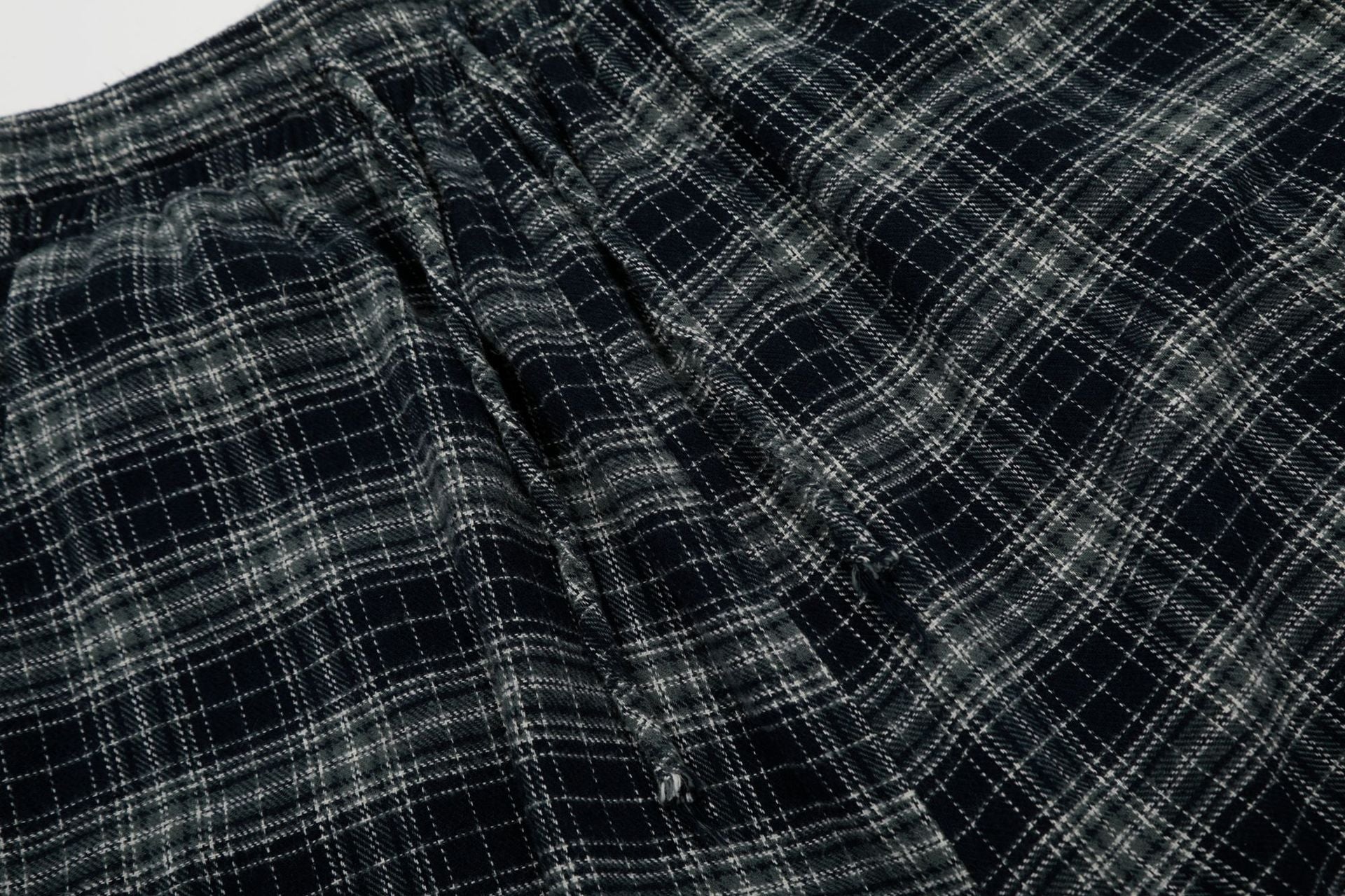 Plaid Linen-Blend Distressed Cargo Cropped Pants