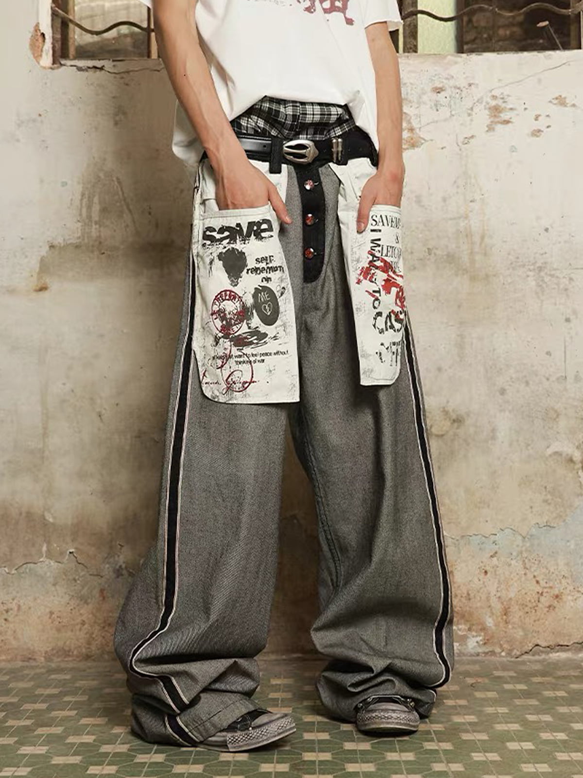Distressed Reverse Design Large Pocket Printed Jeans - 2568