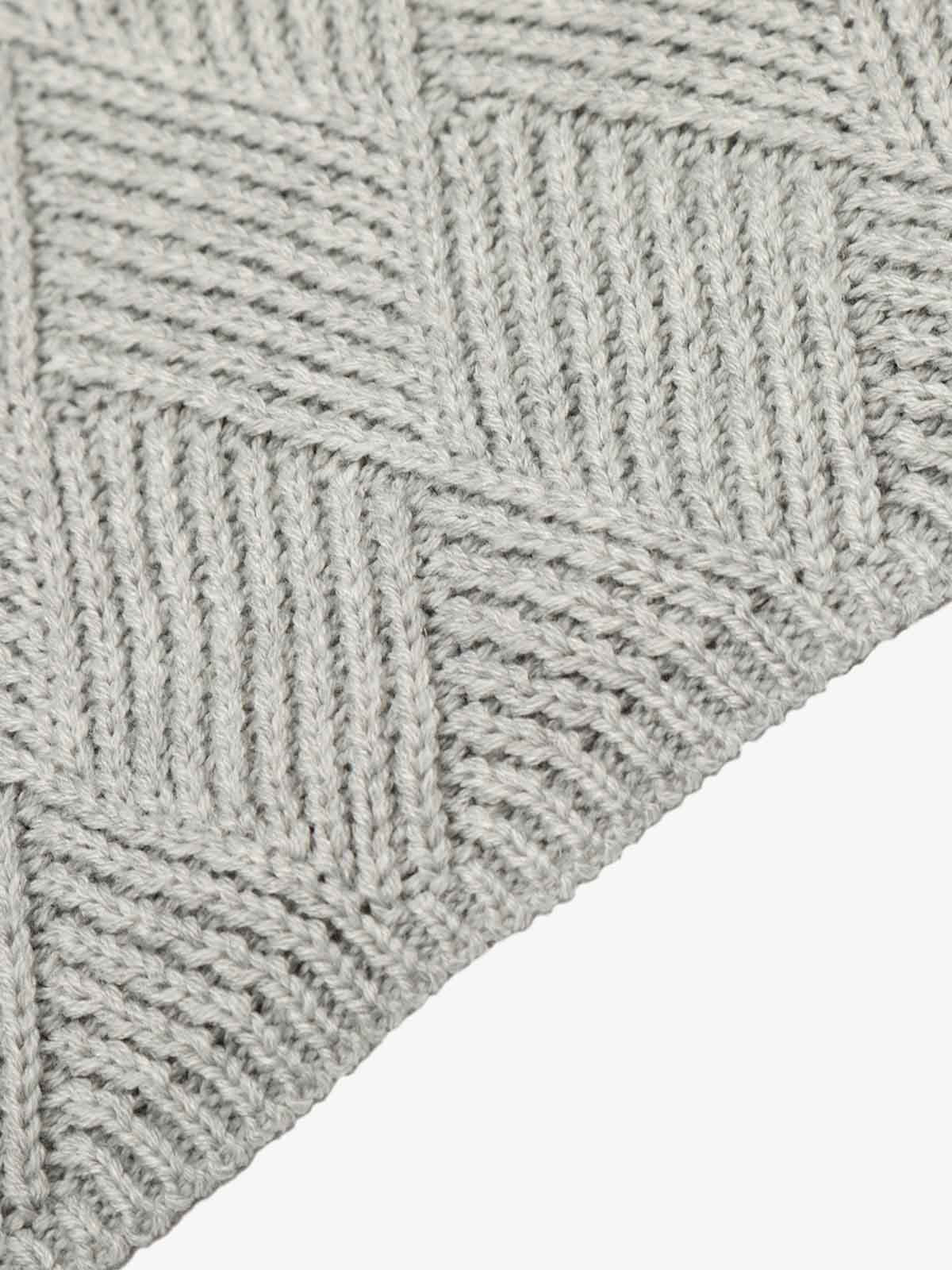 Retro Contrast Collar Embroidery Knit Sweater