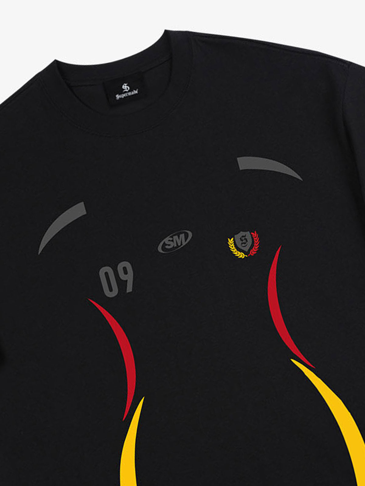 Retro 09 Graphic Crest Print T-Shirt