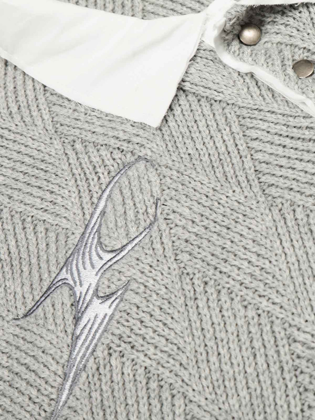 Retro Contrast Collar Embroidery Knit Sweater