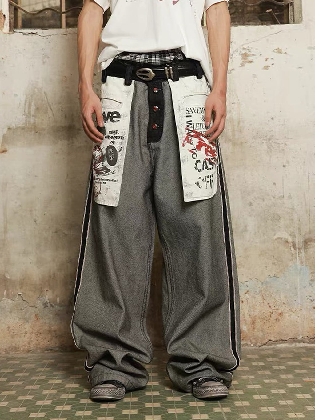 Distressed Reverse Design Large Pocket Printed Jeans - 2568