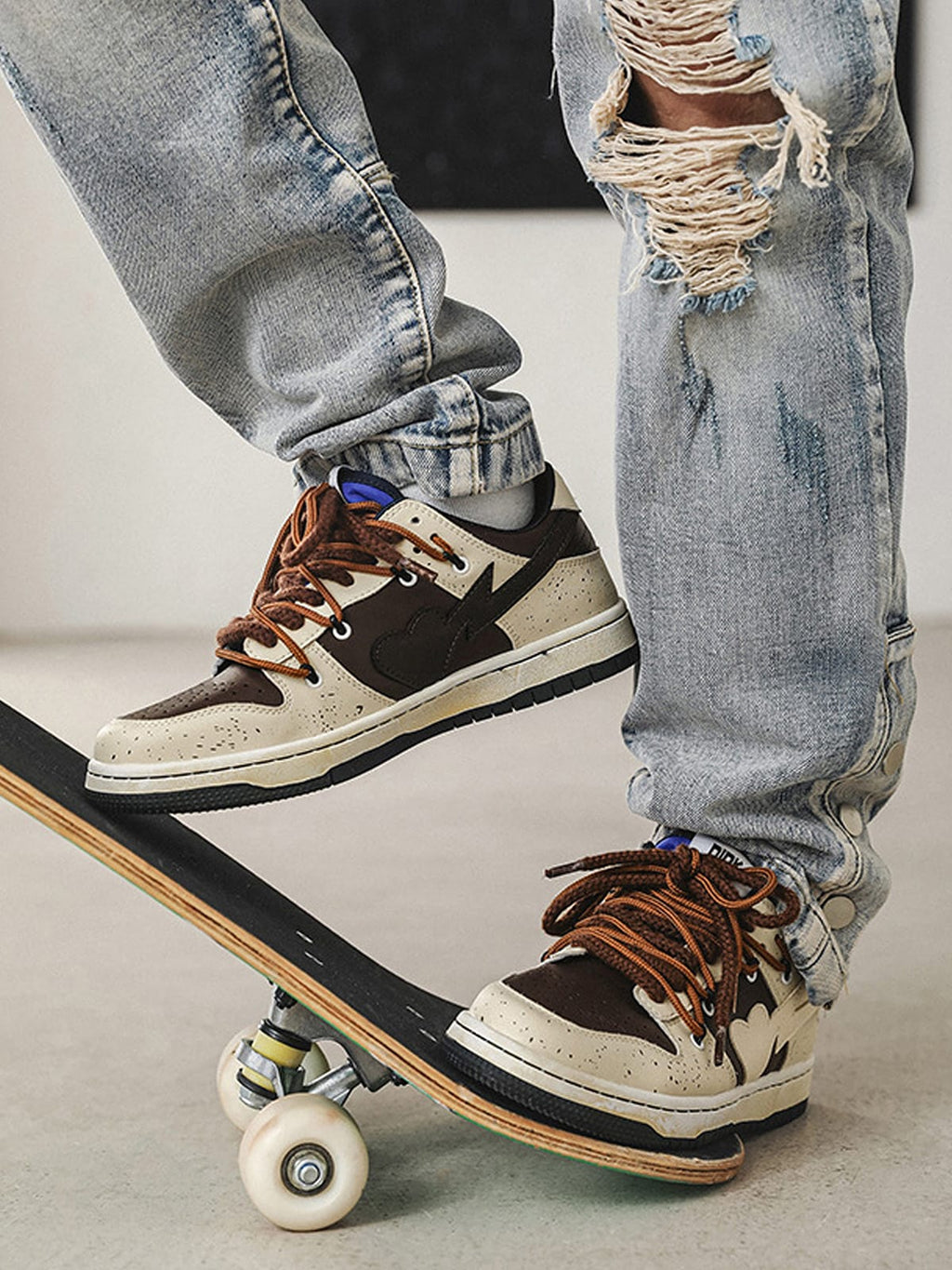 Precipice High Street Love Sneakers --1424