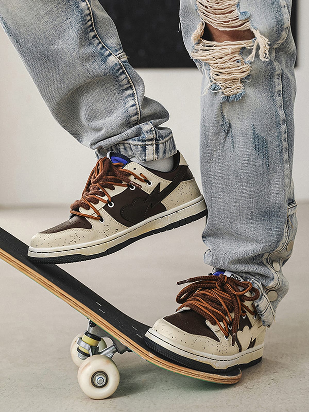 Precipice High Street Love Sneakers --1424