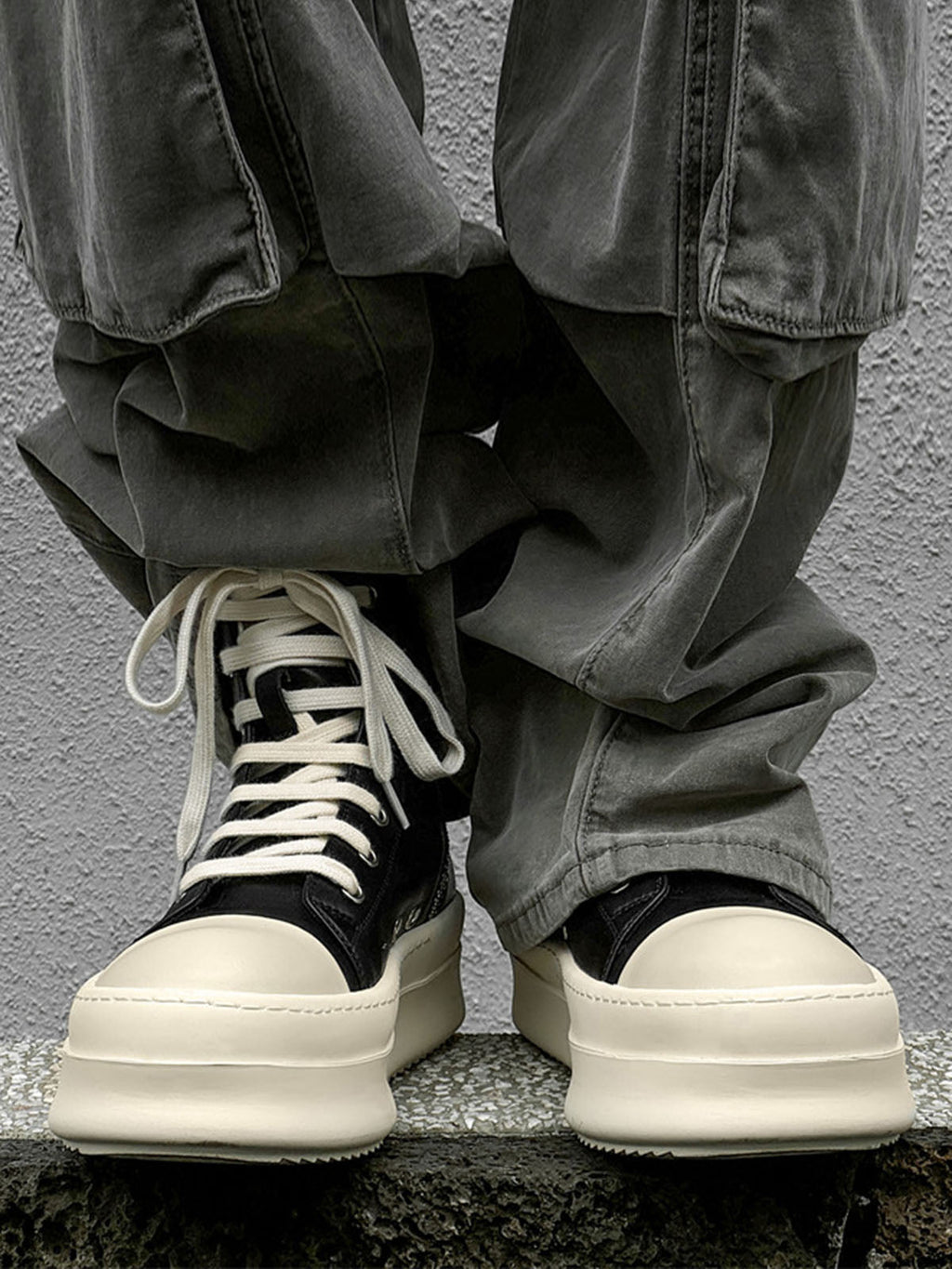 Rubber Sole High-Top Side Zipper Platform Sneakers - 2273