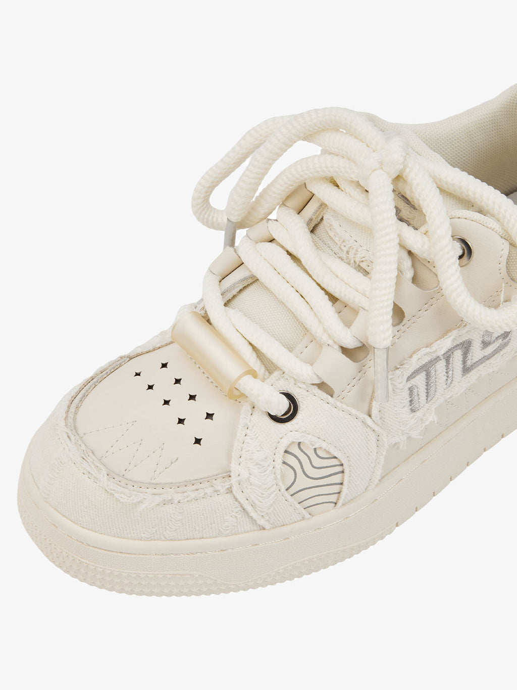 Theprecipice Embroidered Letter Shoes - 2107