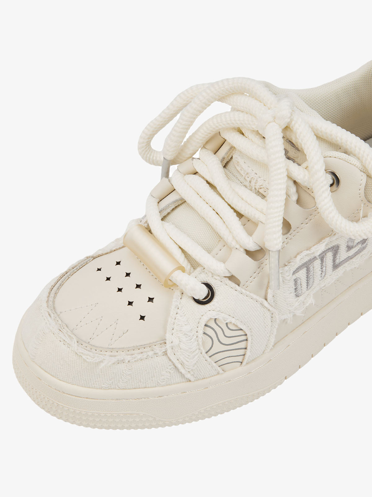Theprecipice Embroidered Letter Shoes - 2107