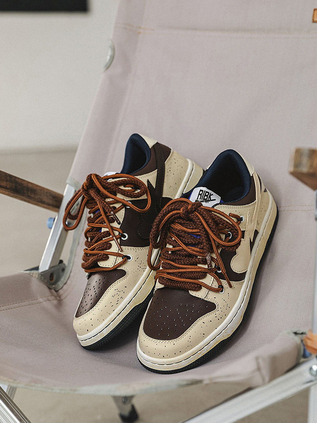 Precipice High Street Love Sneakers --1424