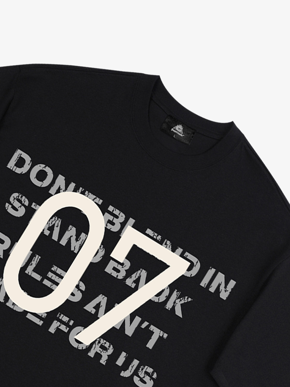 Distressed NO.7 Graphic T-Shirt