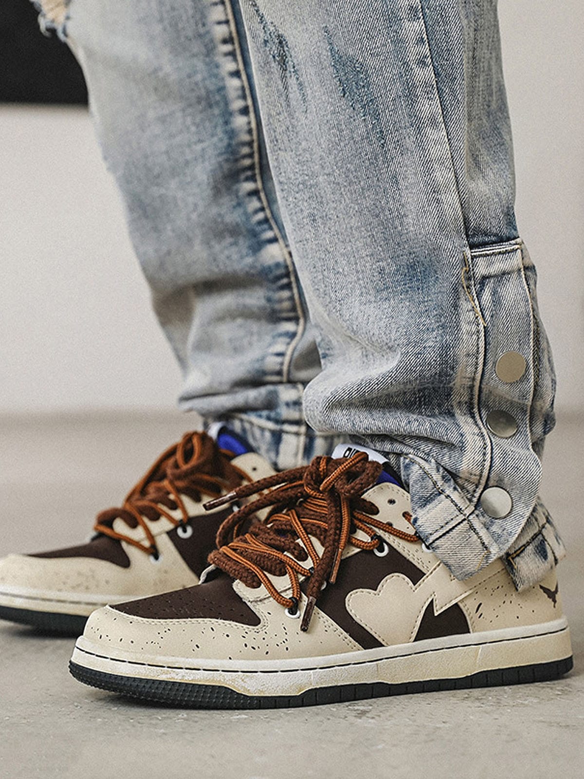 Precipice High Street Love Sneakers --1424