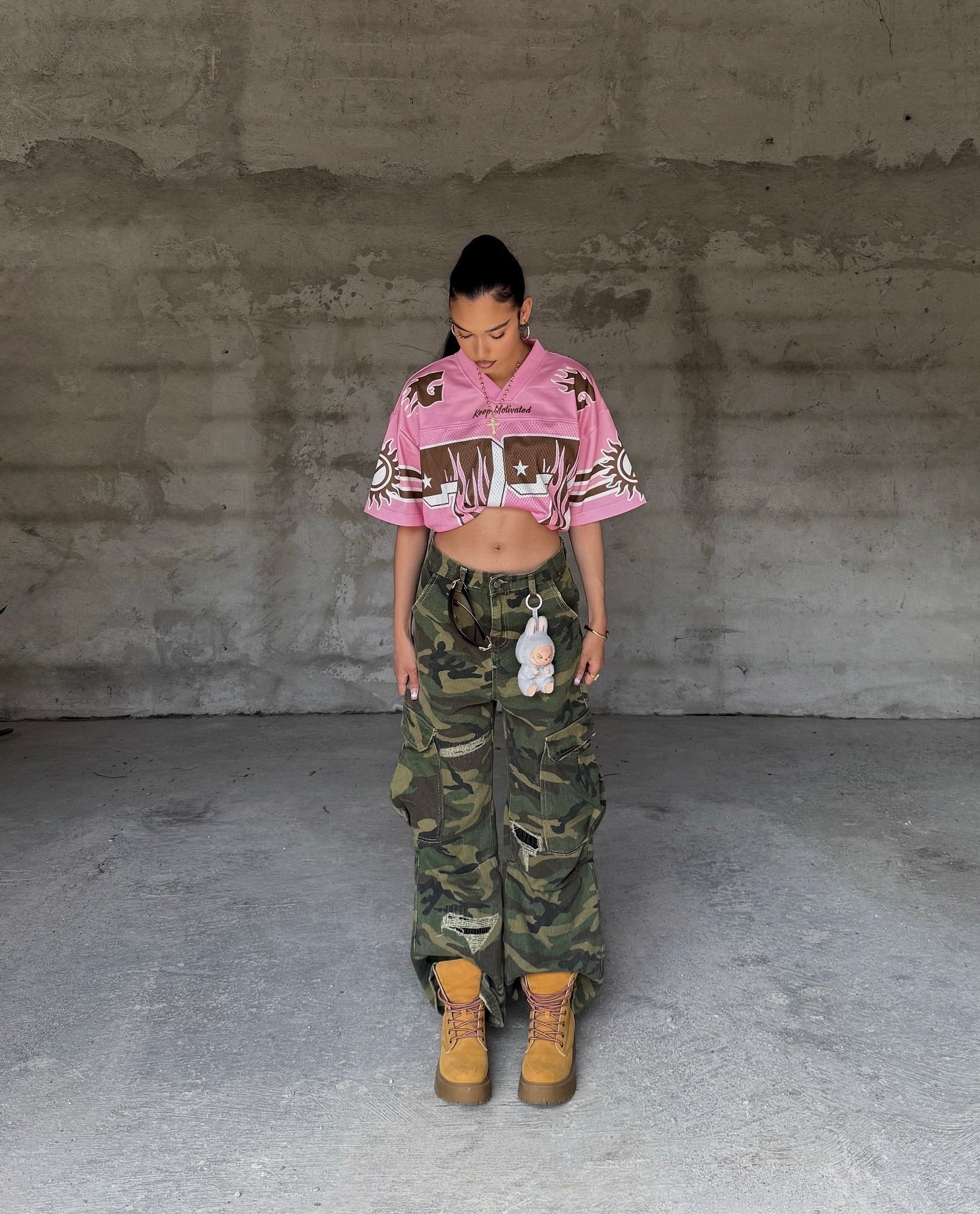 Woven Ripped Camouflage Cargo Baggy Pants - 2410